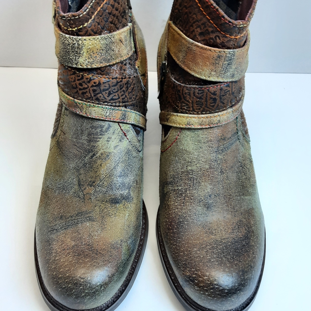Multicolor Textured Ankle Boots L Artiste